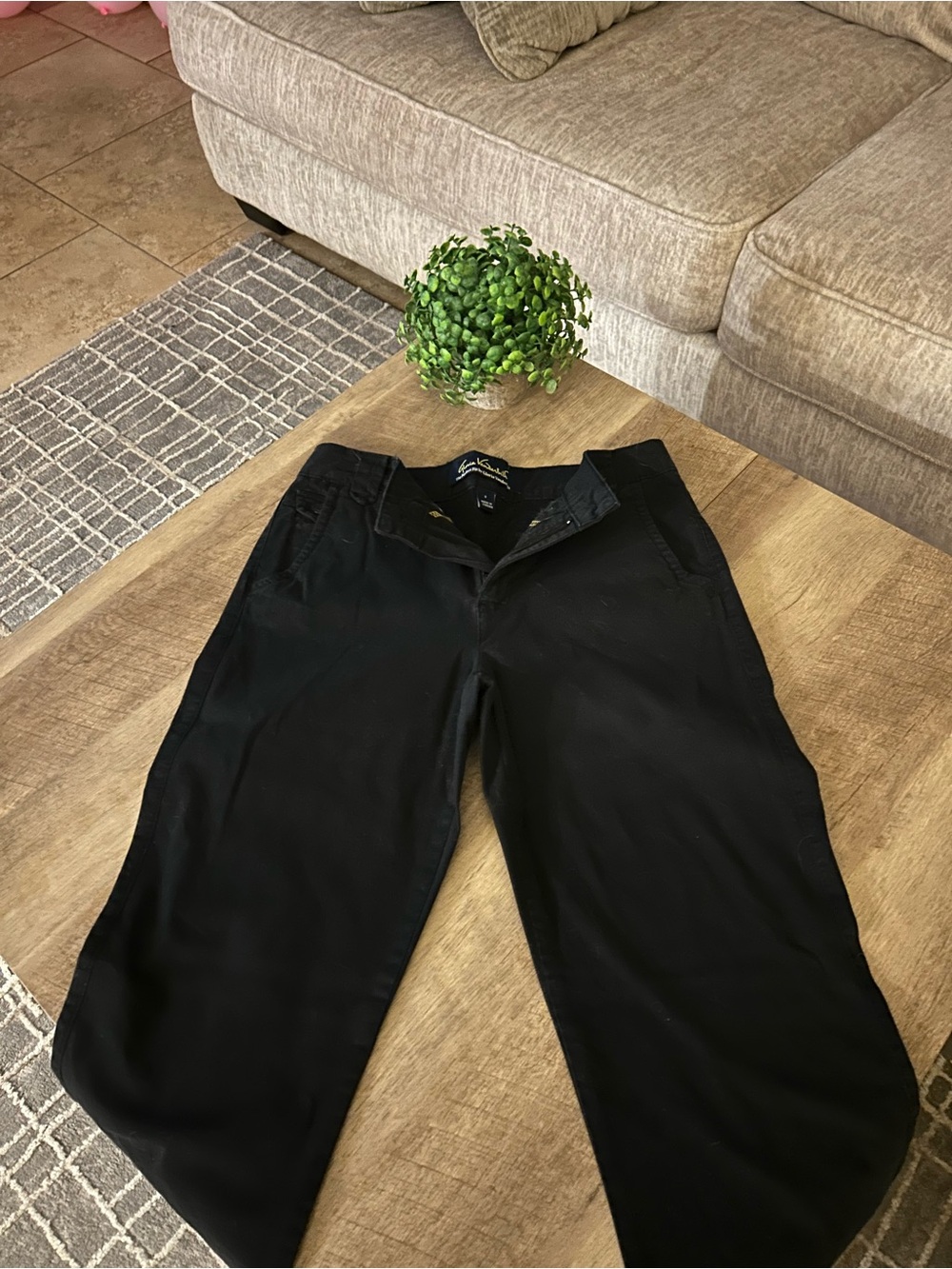 Gloria Vanderbilt women’s Black Casual Pants - Classic Straight Fit